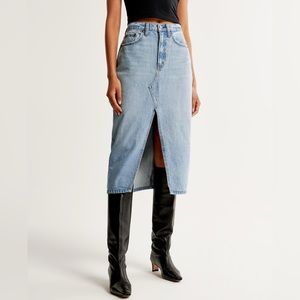 A&F Denim Midi Skirt (Light Wash)